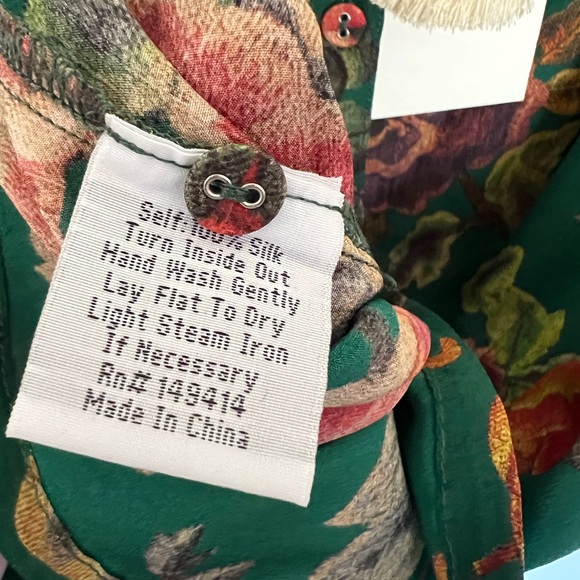 Johnny Was 100% Silk Multicolor Floral Blouse - Picture 4 of 4